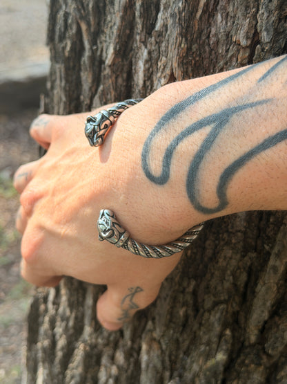 Freya Cat Arm Ring