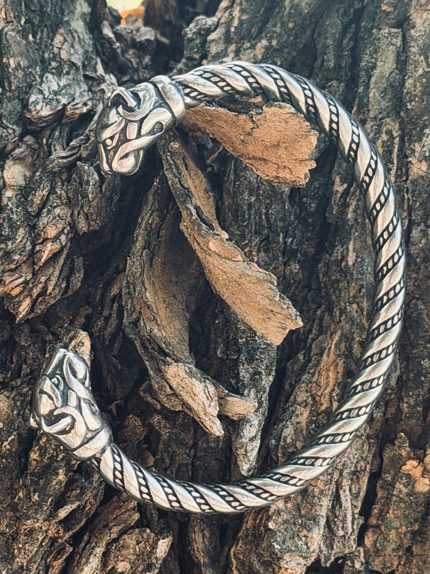 Freya Cat Arm Ring