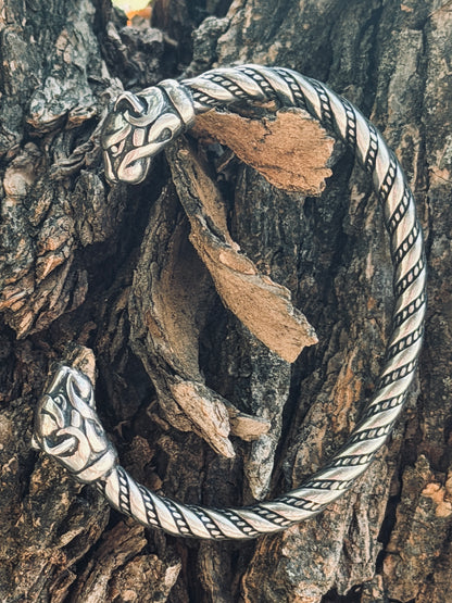Freya Cat Arm Ring