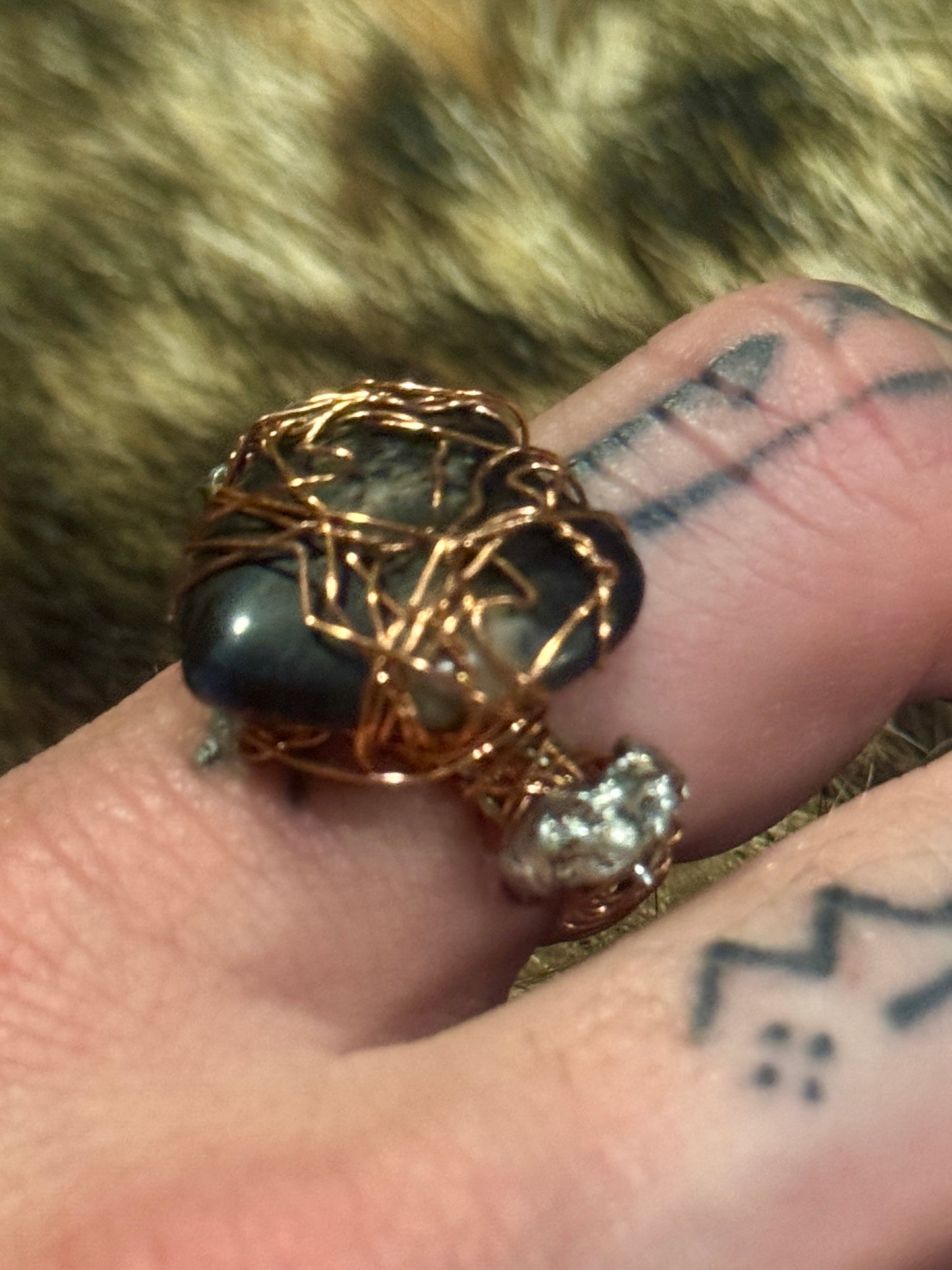 Chaotic Love Ring