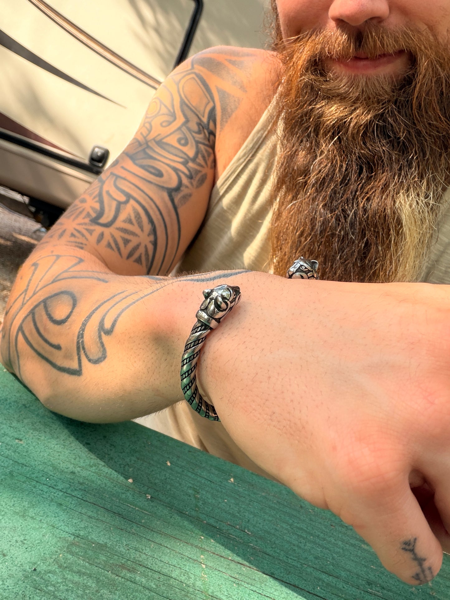 Freya Cat Arm Ring
