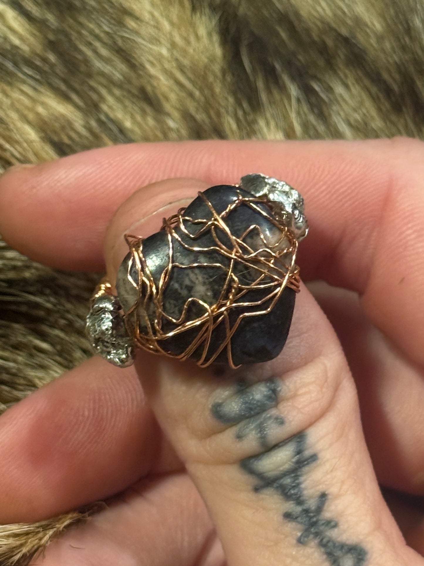 Chaotic Love Ring