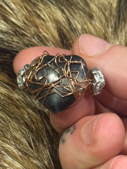 Chaotic Love Ring